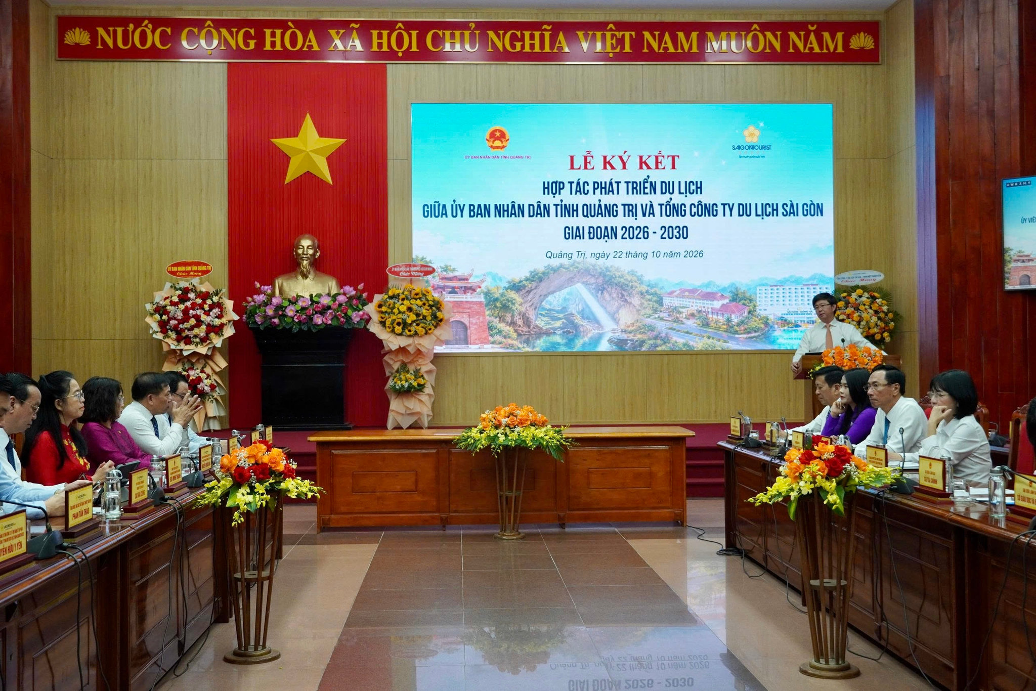Quang cảnh lễ ký kết