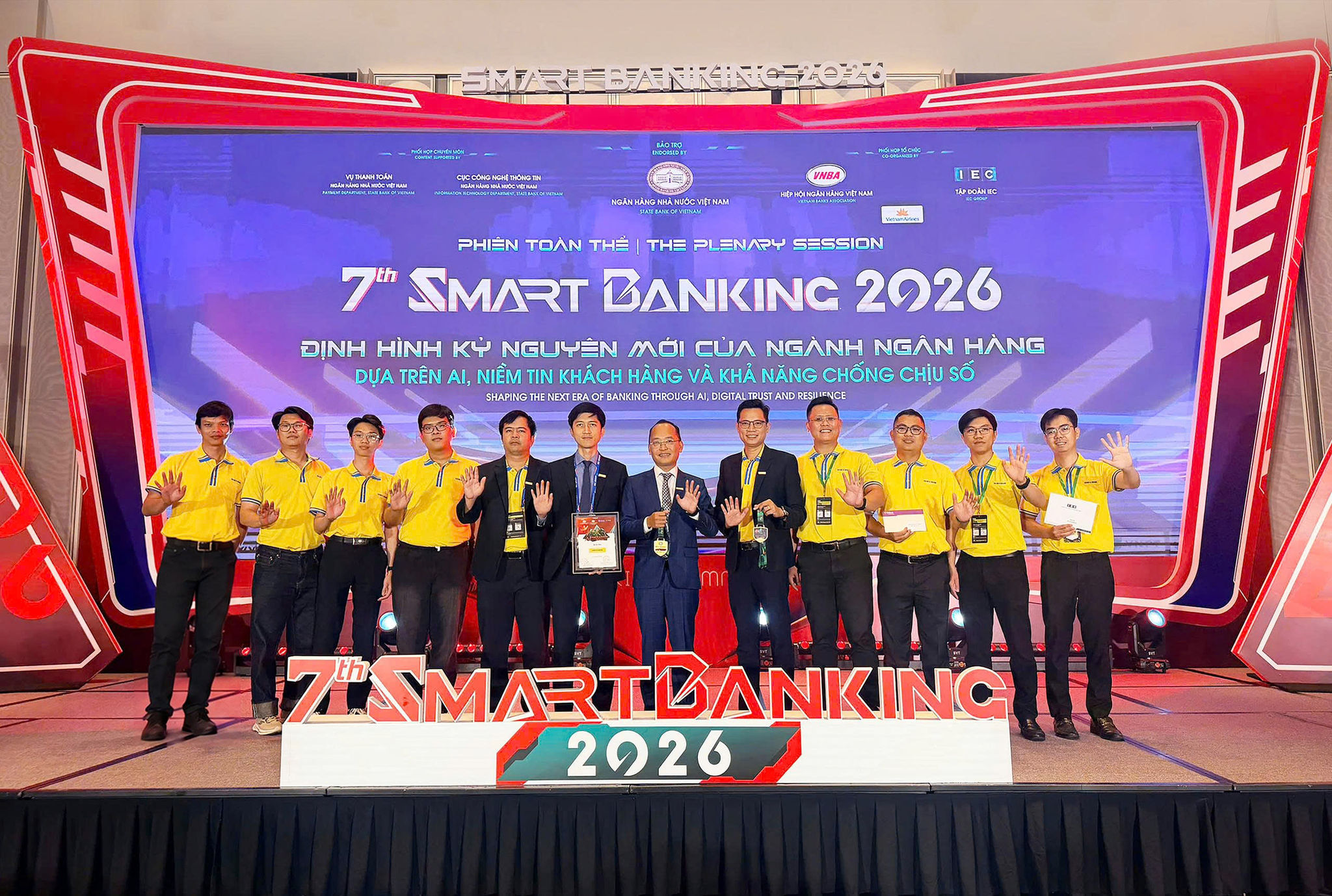 Trải qua nhiều vòng thi gay cấn, Nam A Bank xuất sắc đoạt Giải Ba tại Cuộc thi AI Hackathon.