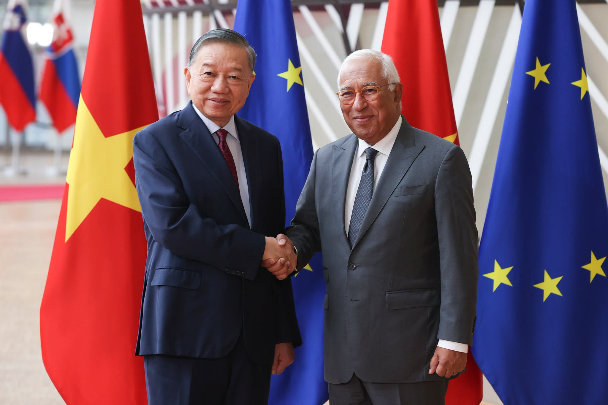 Chủ tịch Hội đồng Châu Âu Antonio Costa chủ trì lễ đón Tổng Bí thư, Chủ tịch nước Tô Lâm. Ảnh: European Union in Vietnam