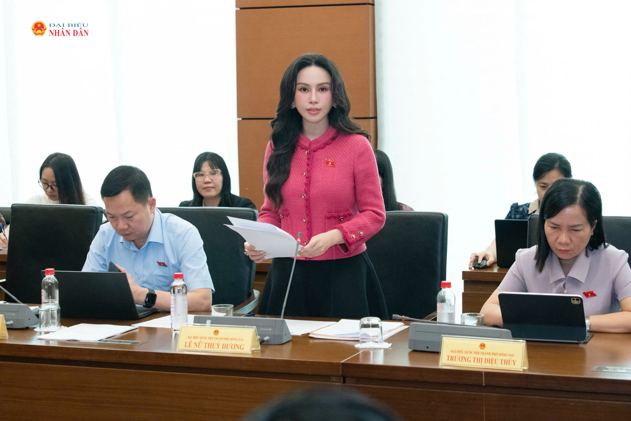 ĐBQH Lê Nữ Thuỳ Dương (TP. Đồng Nai) phát biểu tại phiên thảo luận tổ