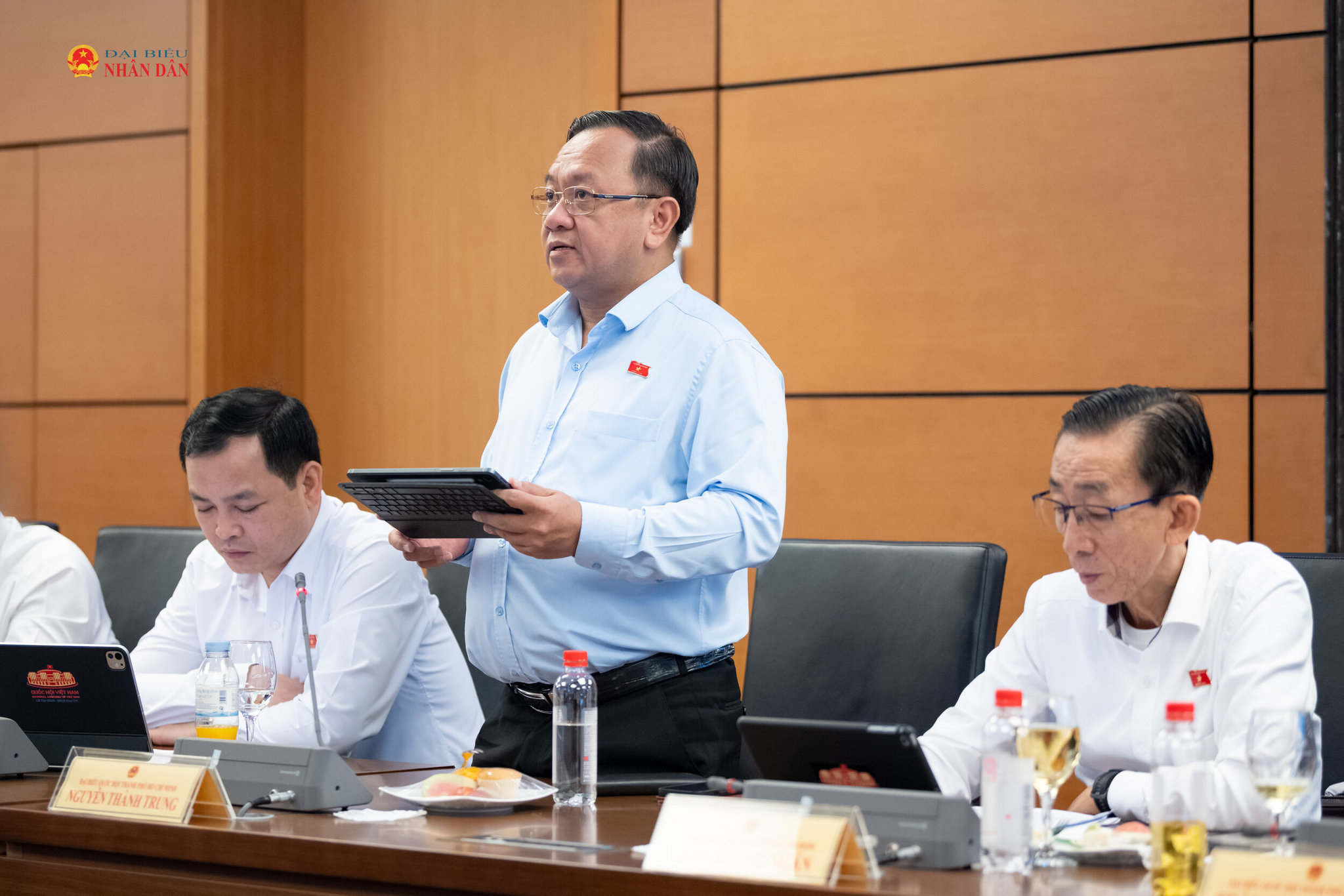 ĐBQH Nguyễn Thành Trung (TP. Hồ Chí Minh) phát biểu thảo luận tại tổ 2