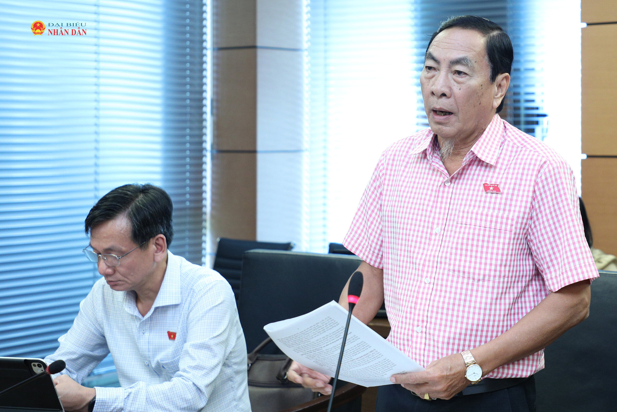 ĐBQH Phạm Văn Hoà (Đồng Tháp) phát biểu.