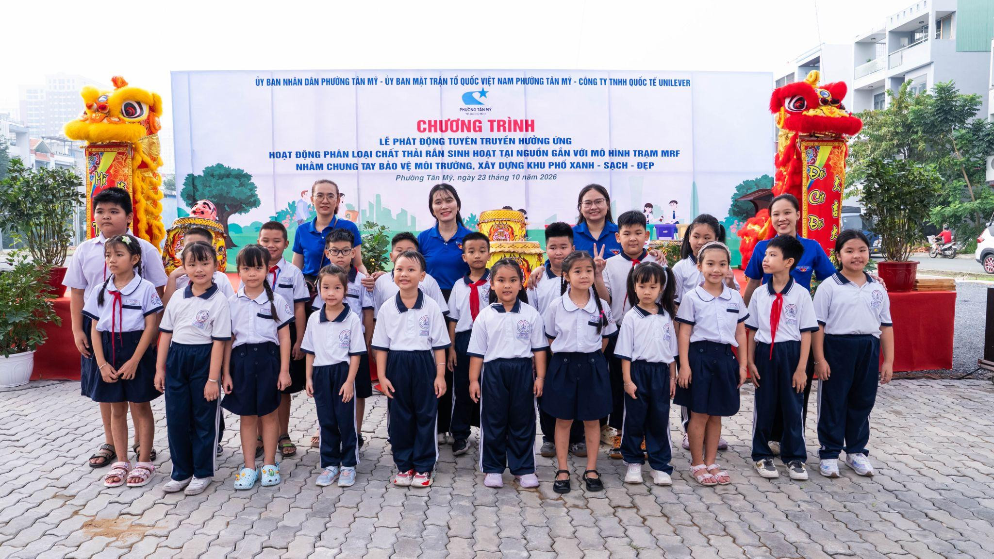 Lễ phát động tuyên truyền hưởng ứng hoạt động phân loại chất thải rắn sinh hoạt tại nguồn gắn với mô hình Trạm MRF nhằm chung tay bảo vệ môi trường, xây dựng khu phố xanh - sạch - đẹp