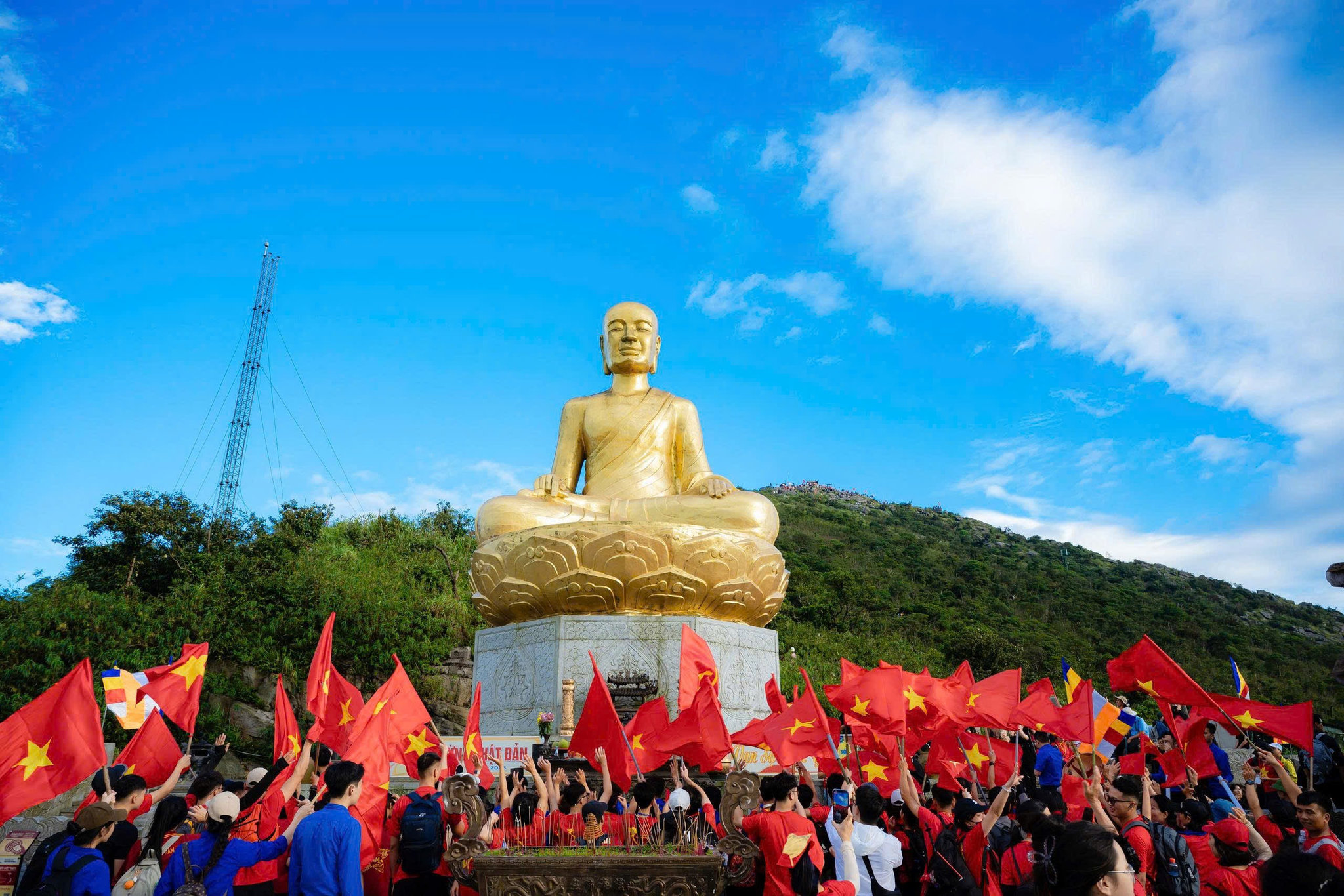 Gallery - Quảng Ninh: Lan tỏa giá trị di sản văn hóa thế giới Yên Tử qua chuỗi sự kiện thể thao dịp cuối năm - image 1