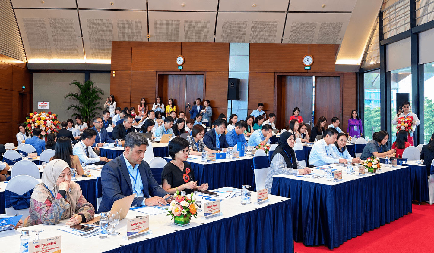 Các đại biểu tham dự hội nghị