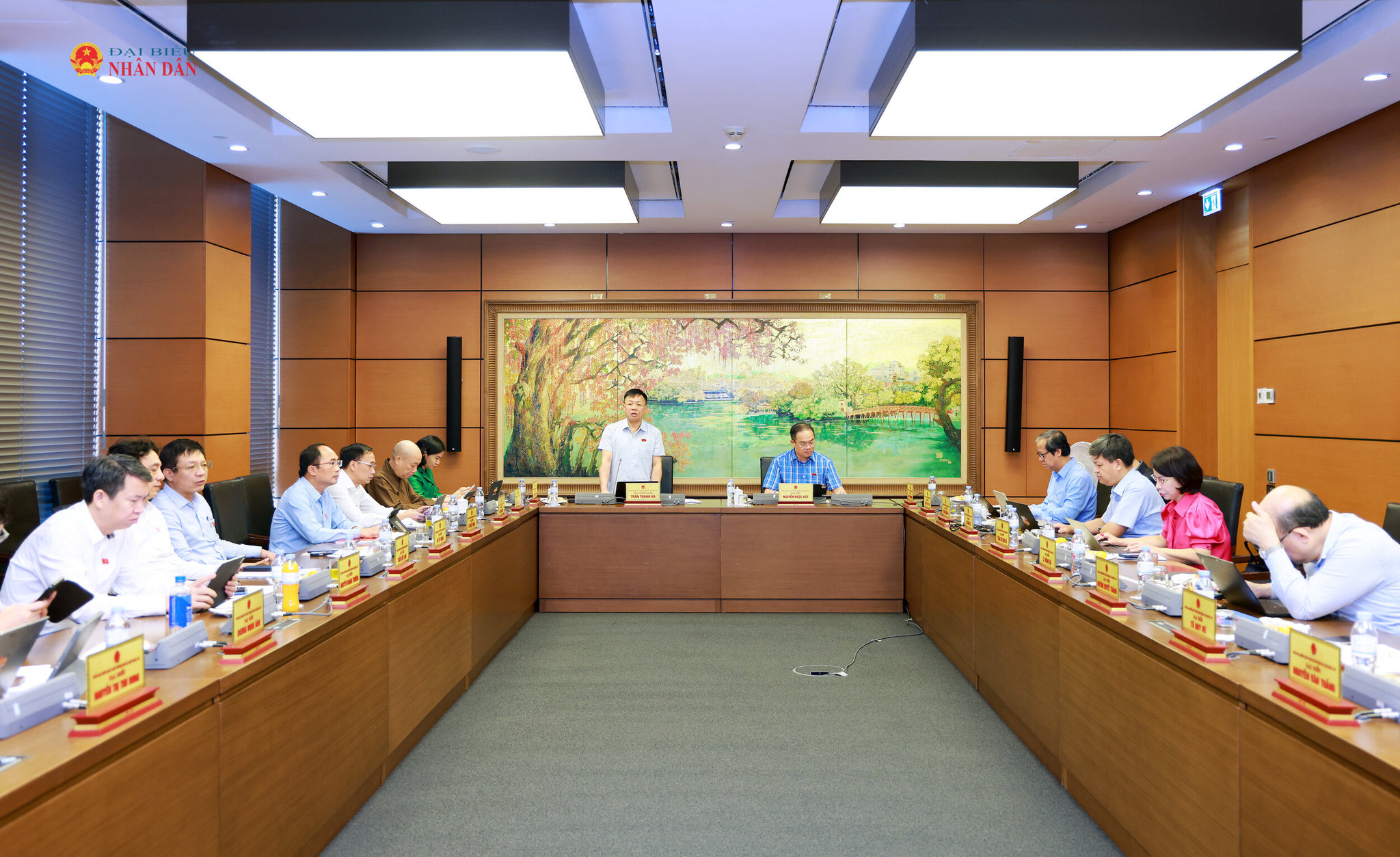 Quang cảnh thảo luận tại Tổ 1