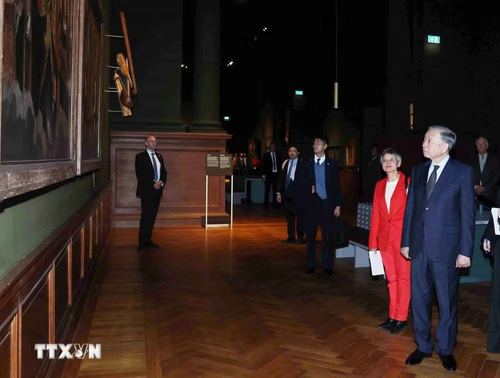 Tổng Bí thư, Chủ tịch nước Tô Lâm tham quan Bảo tàng Mỹ thuật Hoàng gia Antwerp, nơi sở hữu bộ sưu tập vô giá trải dài 7 thế kỷ lịch sử nghệ thuật, từ thời Trung cổ, Phục hưng cho đến thế kỷ 20