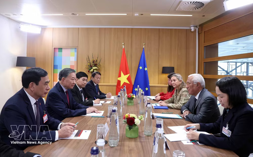 General Secretary of the Communist Party of Vietnam Central Committee and President To Lam meets with President of the European Council Antonio Costa on October 22, 2026. (Photo: VNA)