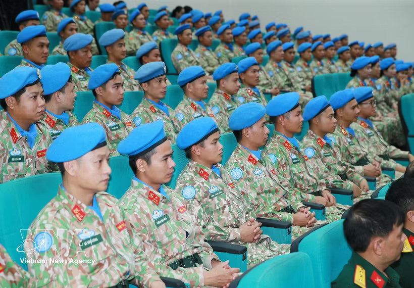 Officers of the Engineering Unit Rotation 4 and Level-2 Field Hospital Rotation 7 attend the conference (Photo: VNA)