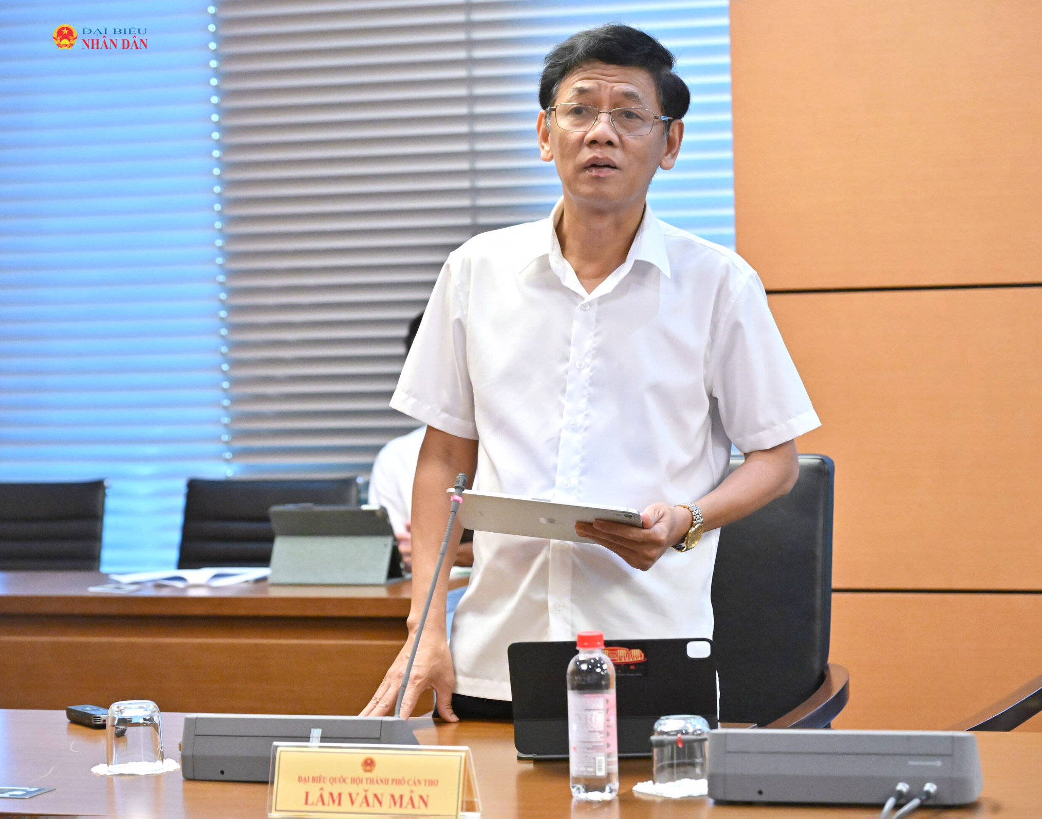 Chủ tịch Hội đồng Dân tộc Lâm Văn Mẫn phát biểu