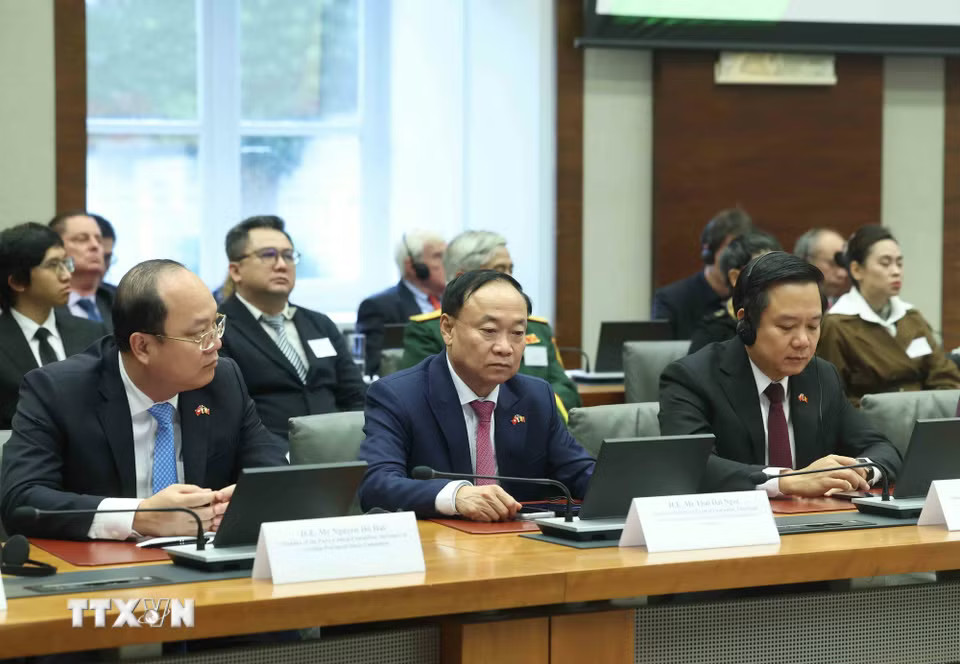 Đoàn đại biểu cấp cao Việt Nam tham dự sự kiện