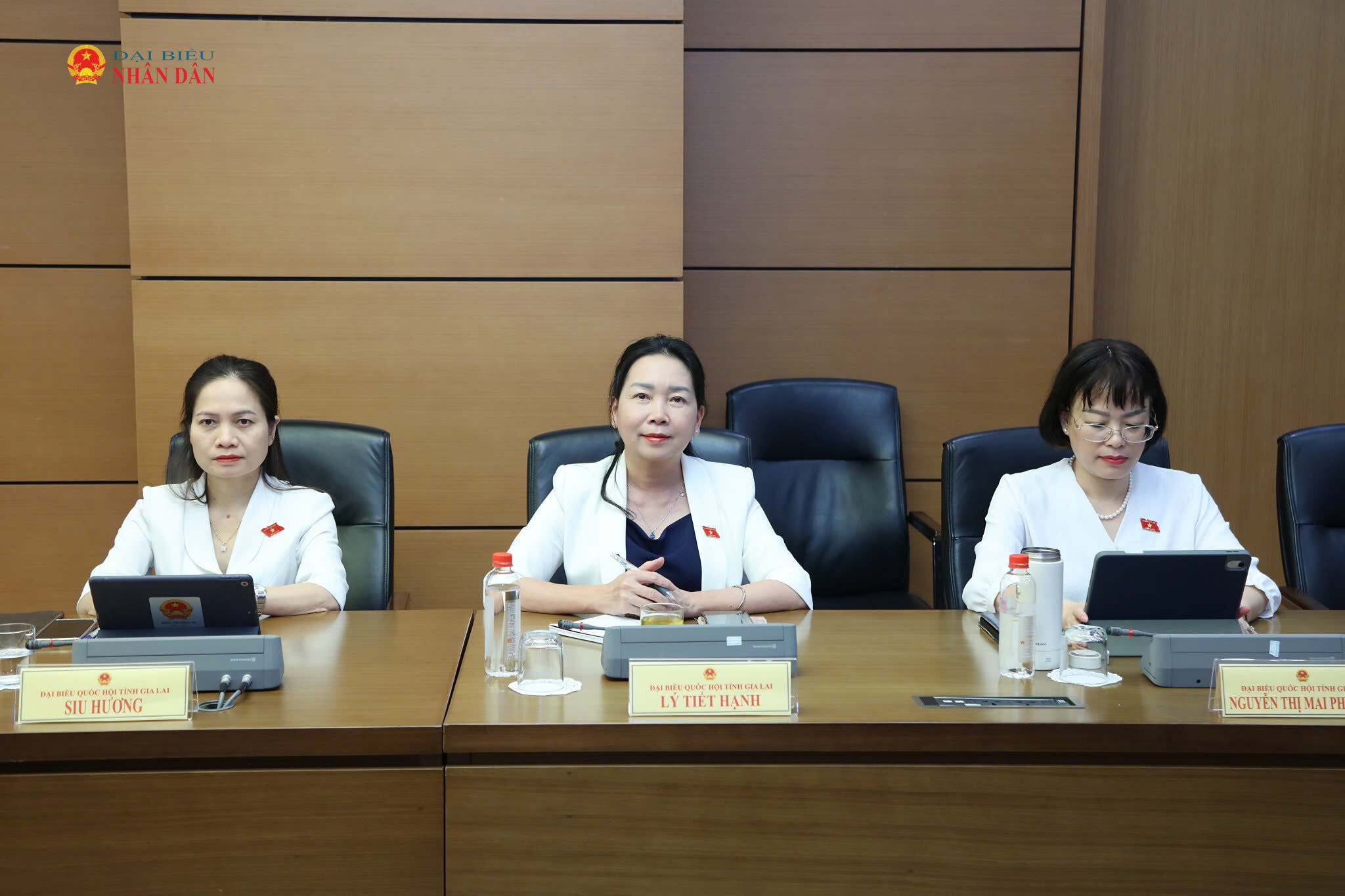 Các ĐBQH tỉnh Gia Lai tham dự phiên thảo luận tổ