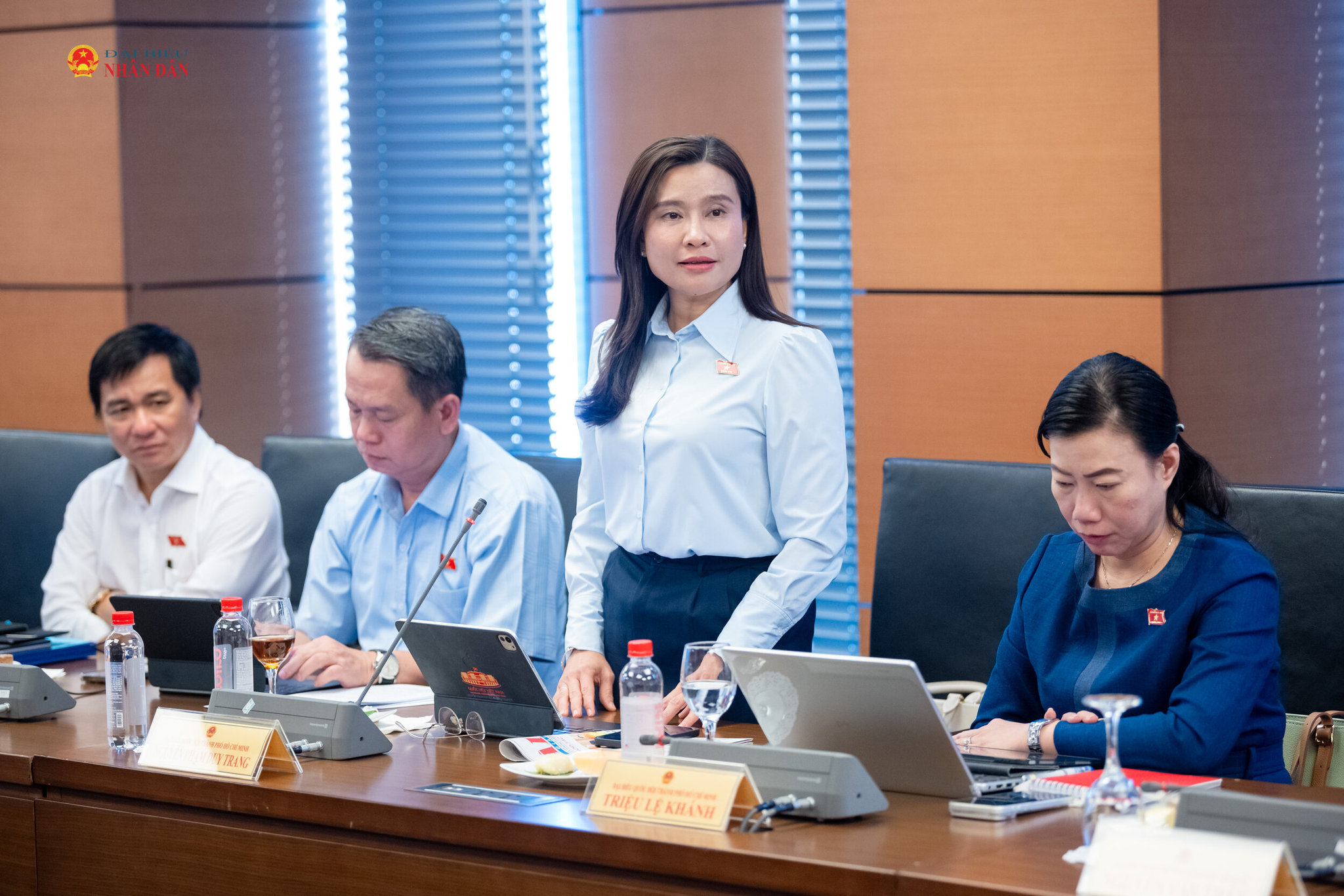 ĐBQH Nguyễn Phạm Duy Trang (TP. Hồ Chí Minh) phát biểu thảo luận tại Tổ 2