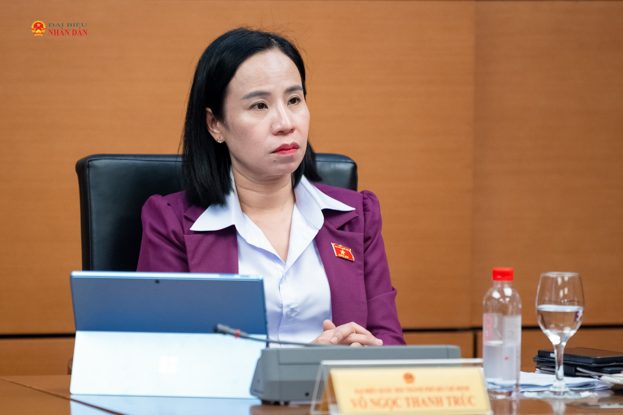 Phó Trưởng Đoàn chuyên trách Đoàn ĐBQH TP. Hồ Chí Minh Võ Ngọc Thanh Trúc điều hành phiên thảo luận. Ảnh: Phạm Thắng