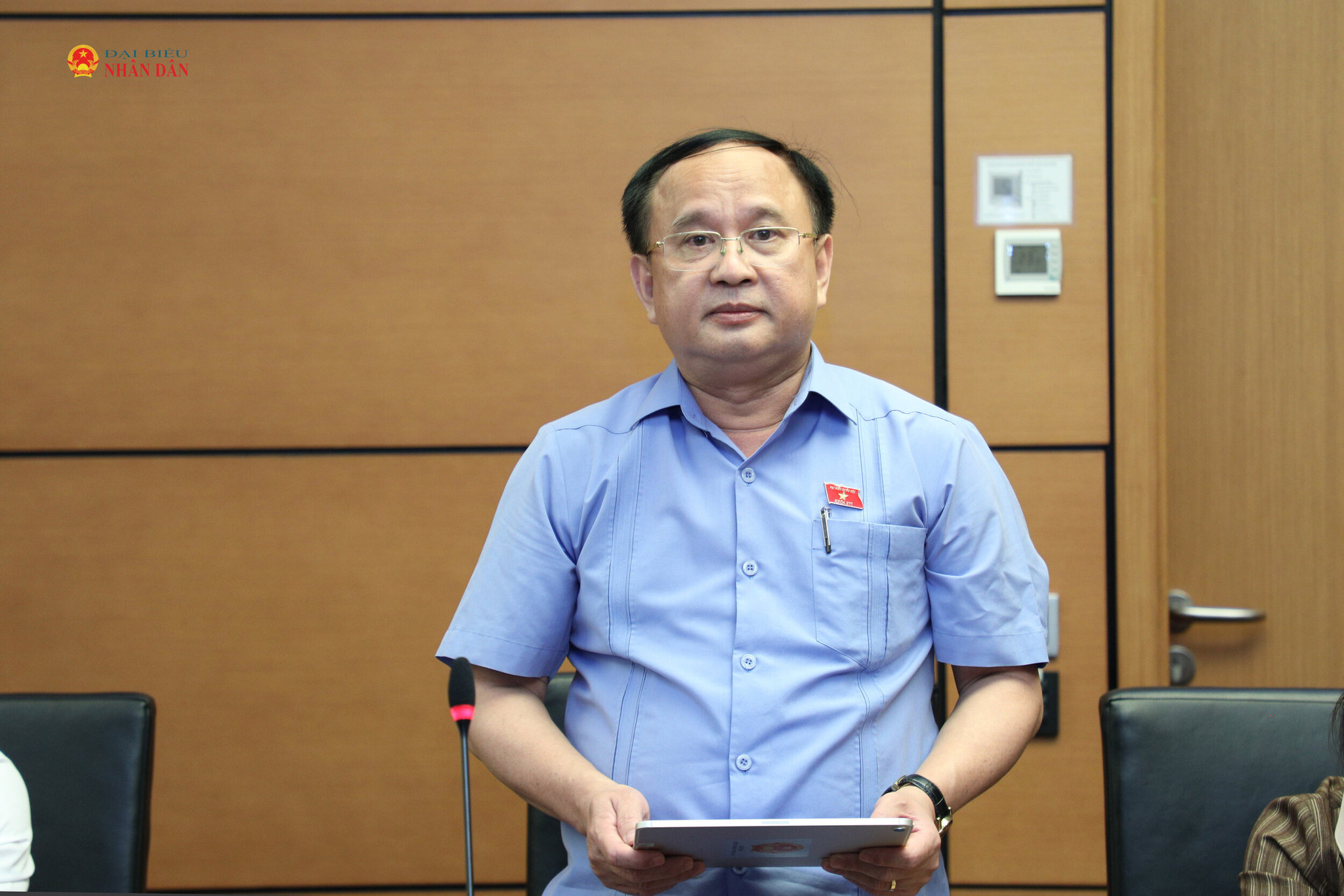 ĐBQH Trần Đức Thuận (Nghệ An) phát biểu.