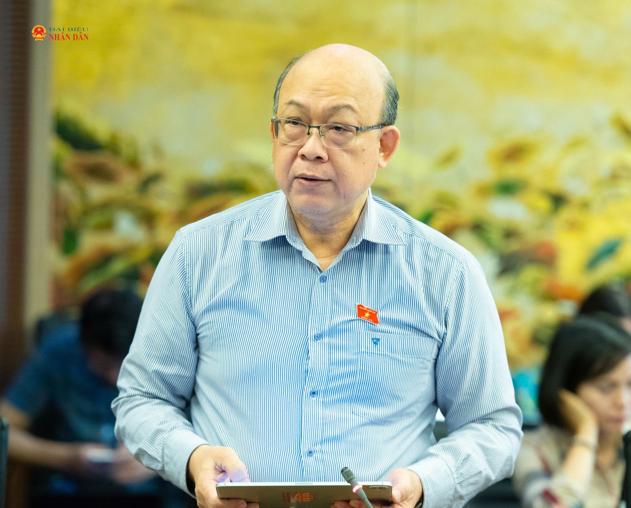 ĐBQH Huỳnh Quyết Thắng phát biểu thảo luận tại Tổ 1