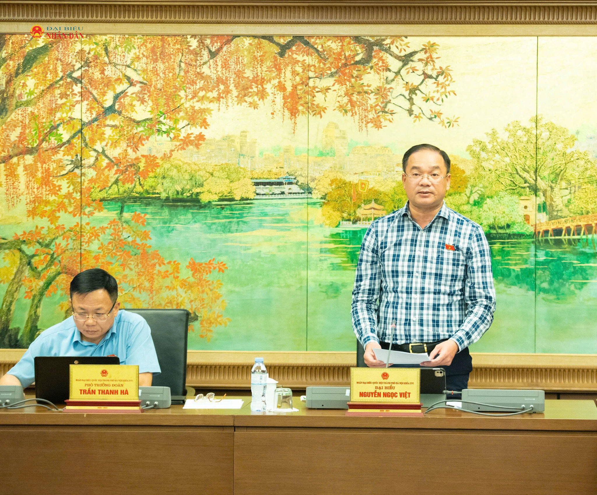 ĐBQH Nguyễn Ngọc Việt (Hà Nội) đề nghị hoàn thiện các quy định về quản lý chất thải rắn sinh hoạt theo hướng gắn phân loại rác tại nguồn với phương án thu gom và xử lý cụ thể