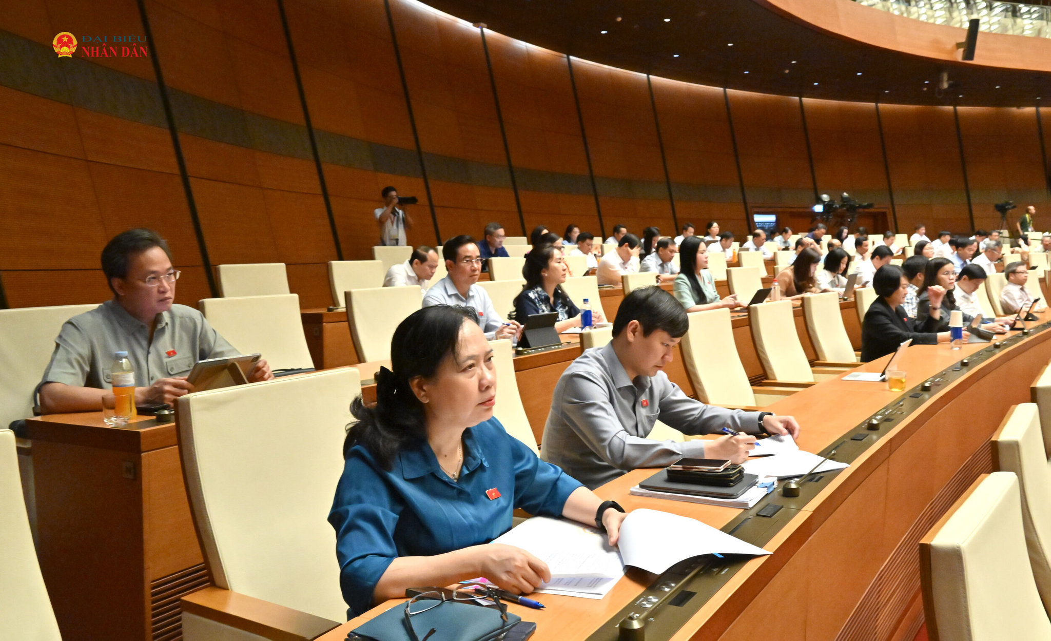 Các đại biểu tham dự phiên họp