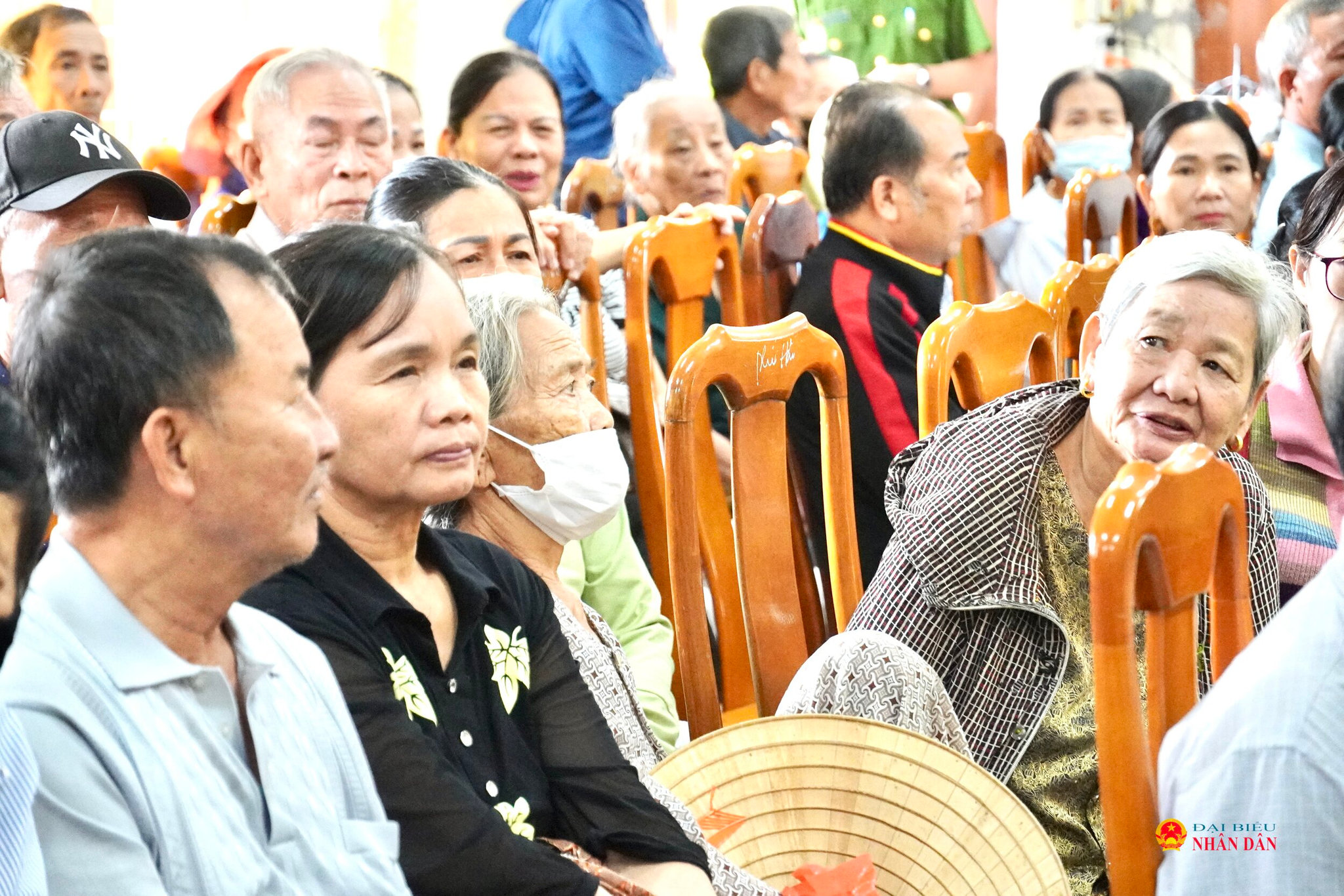 Hàng trăm gia đình mang hàng trăm câu chuyện cùng một nỗi mong mỏi đón các liệt sĩ trở về