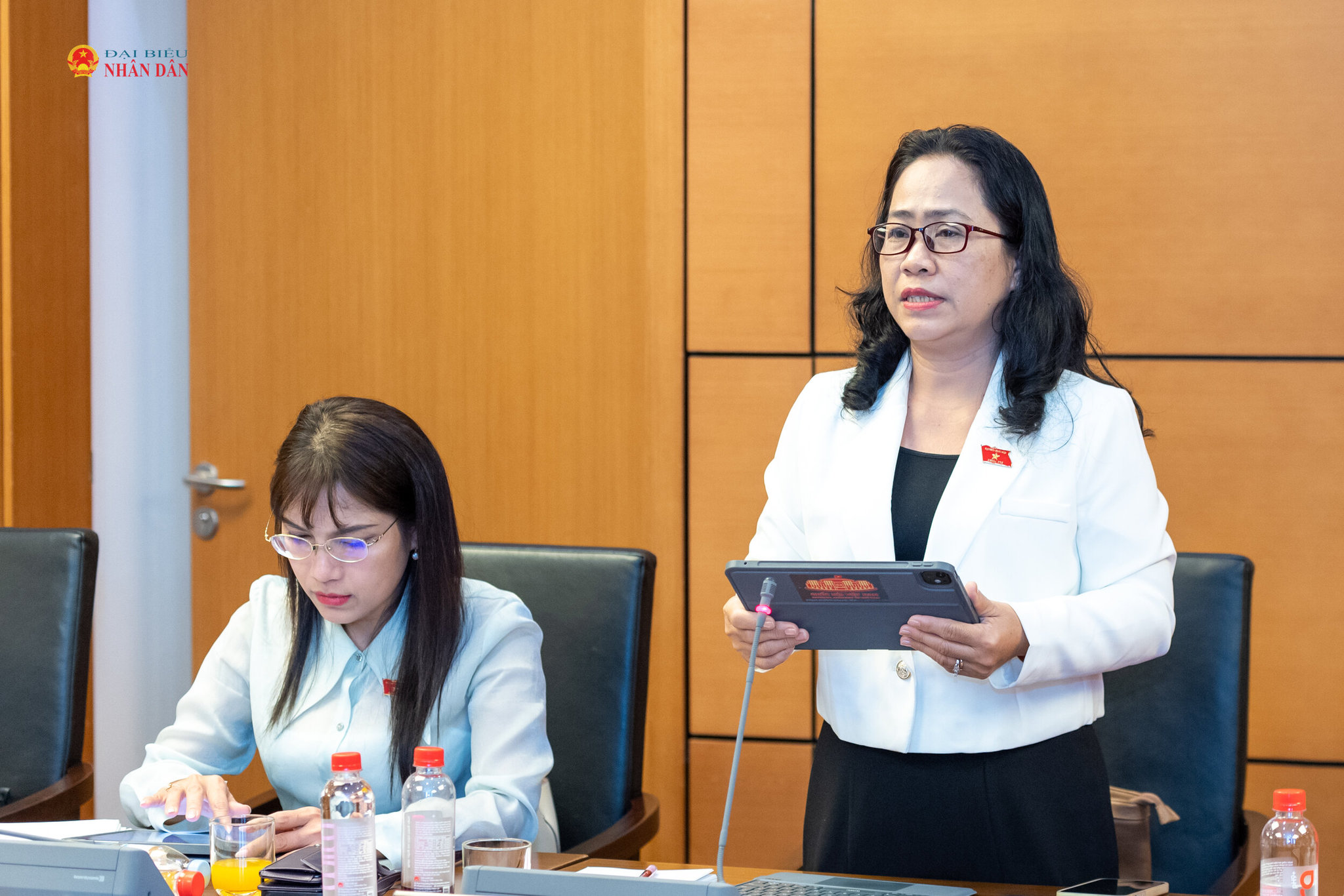 ĐBQH Phạm Huỳnh Thanh Vân (An Giang) phát biểu. Ảnh: Mạnh Hưng