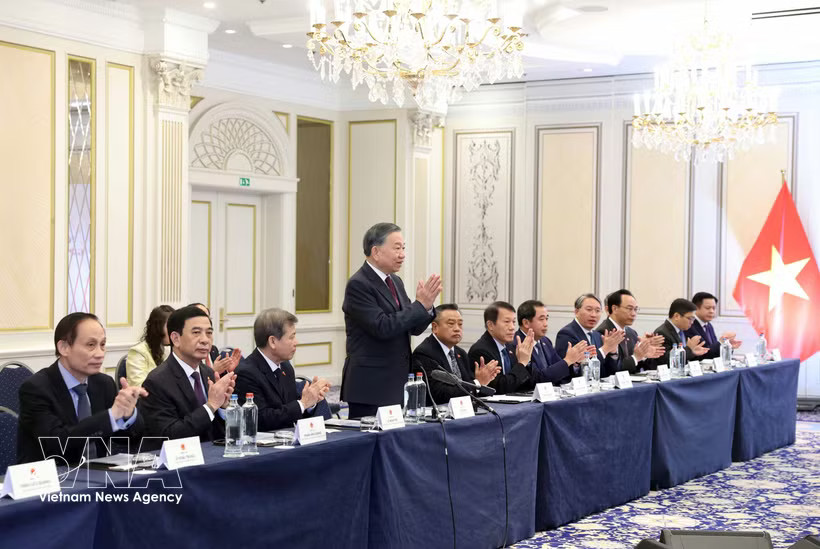 General Secretary of the Communist Party of Vietnam Central Committee and President To Lam meets with Vietnamese experts and intellectuals in Belgium and Luxembourg (Photo: VNA)
