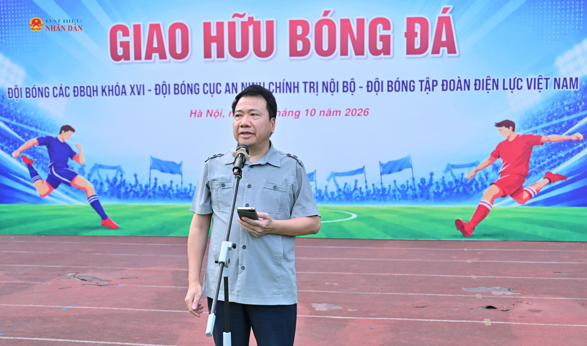 Phó Chủ nhiệm Ủy ban Pháp luật và Tư pháp Ngô Trung Thành phát biểu khai mạcVQK_0683