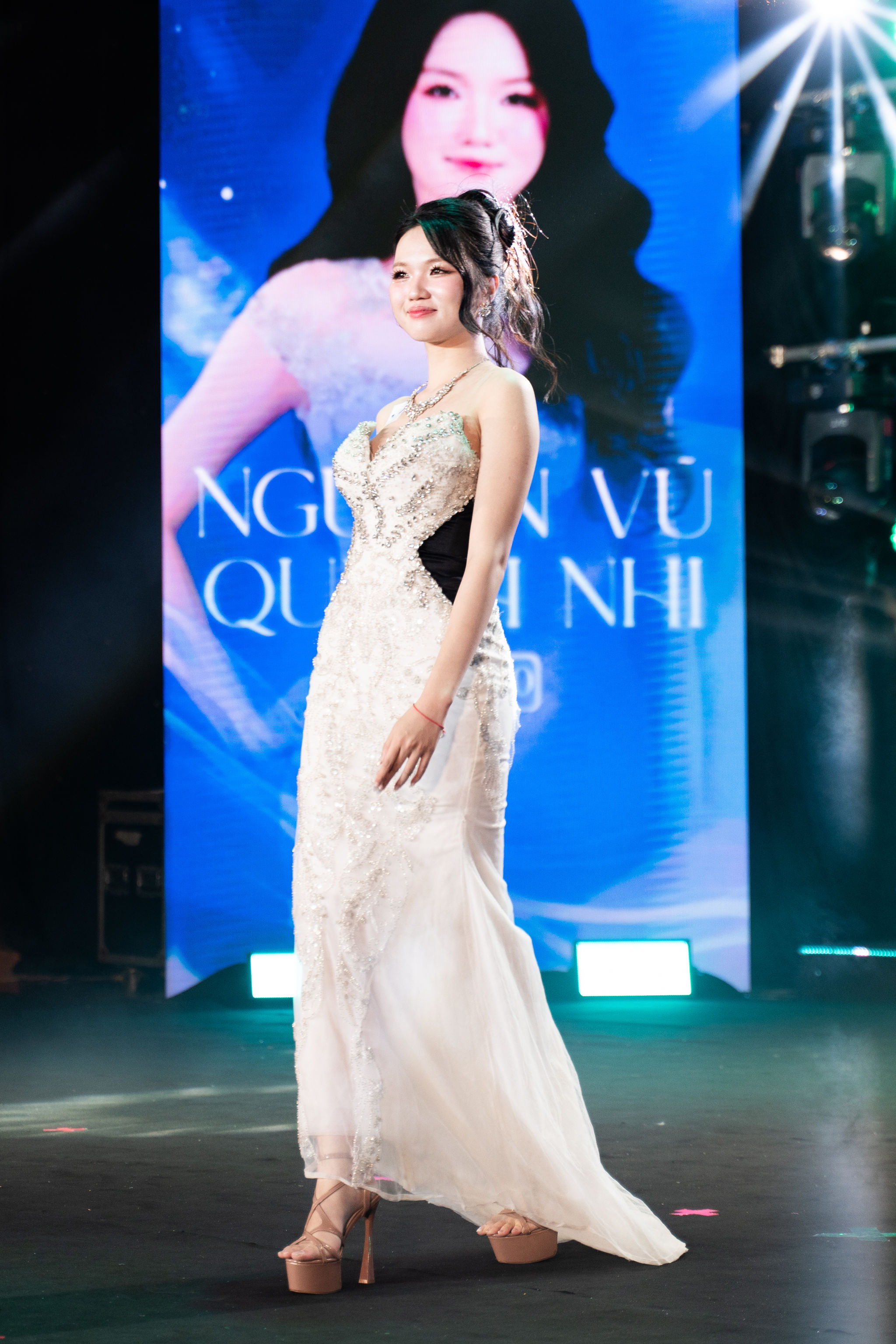 Chung kết NEU Glamour 2026: Lộ diện chủ nhân “Hào quang đa diện”