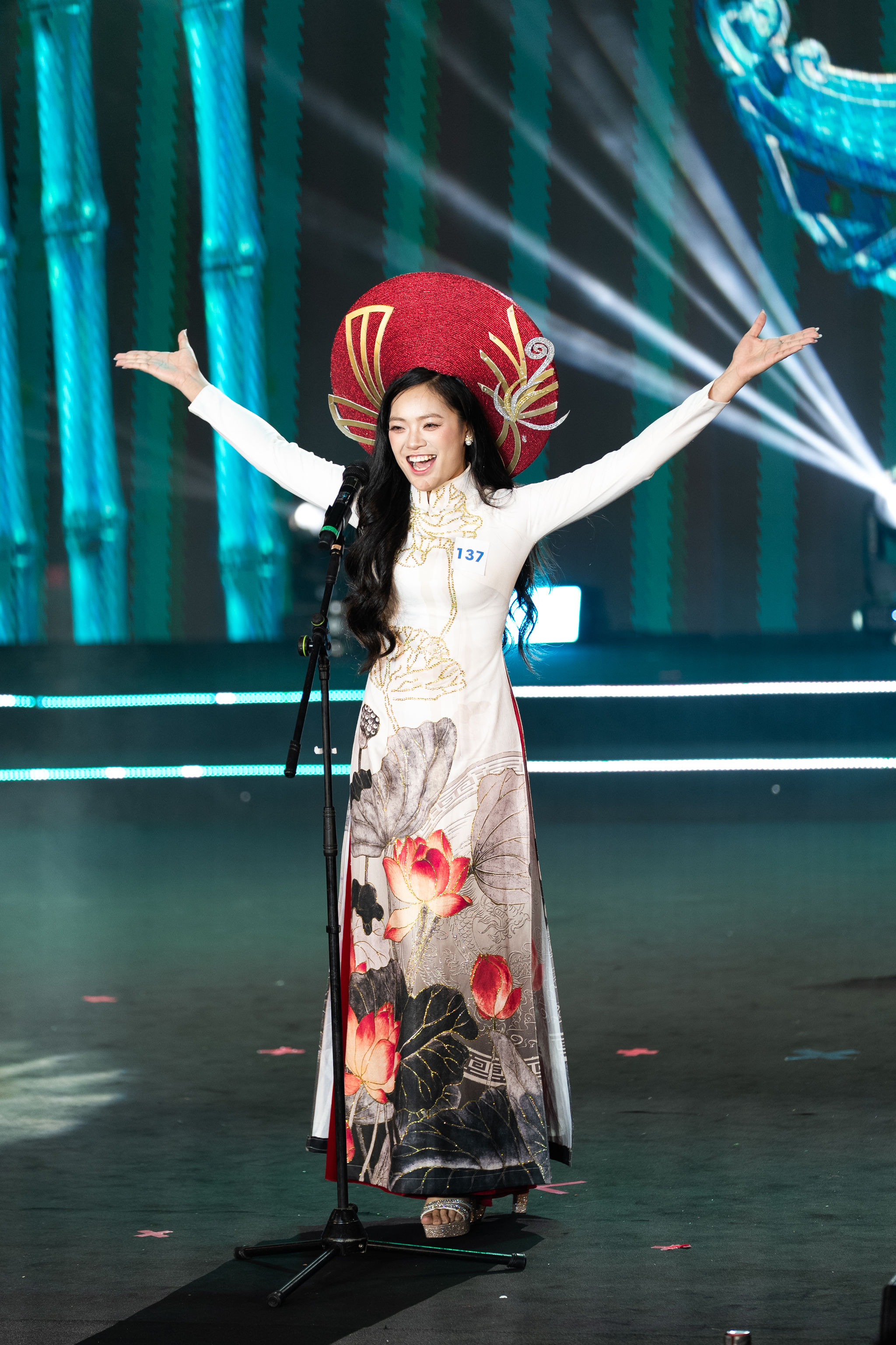Chung kết NEU Glamour 2026: Lộ diện chủ nhân “Hào quang đa diện”