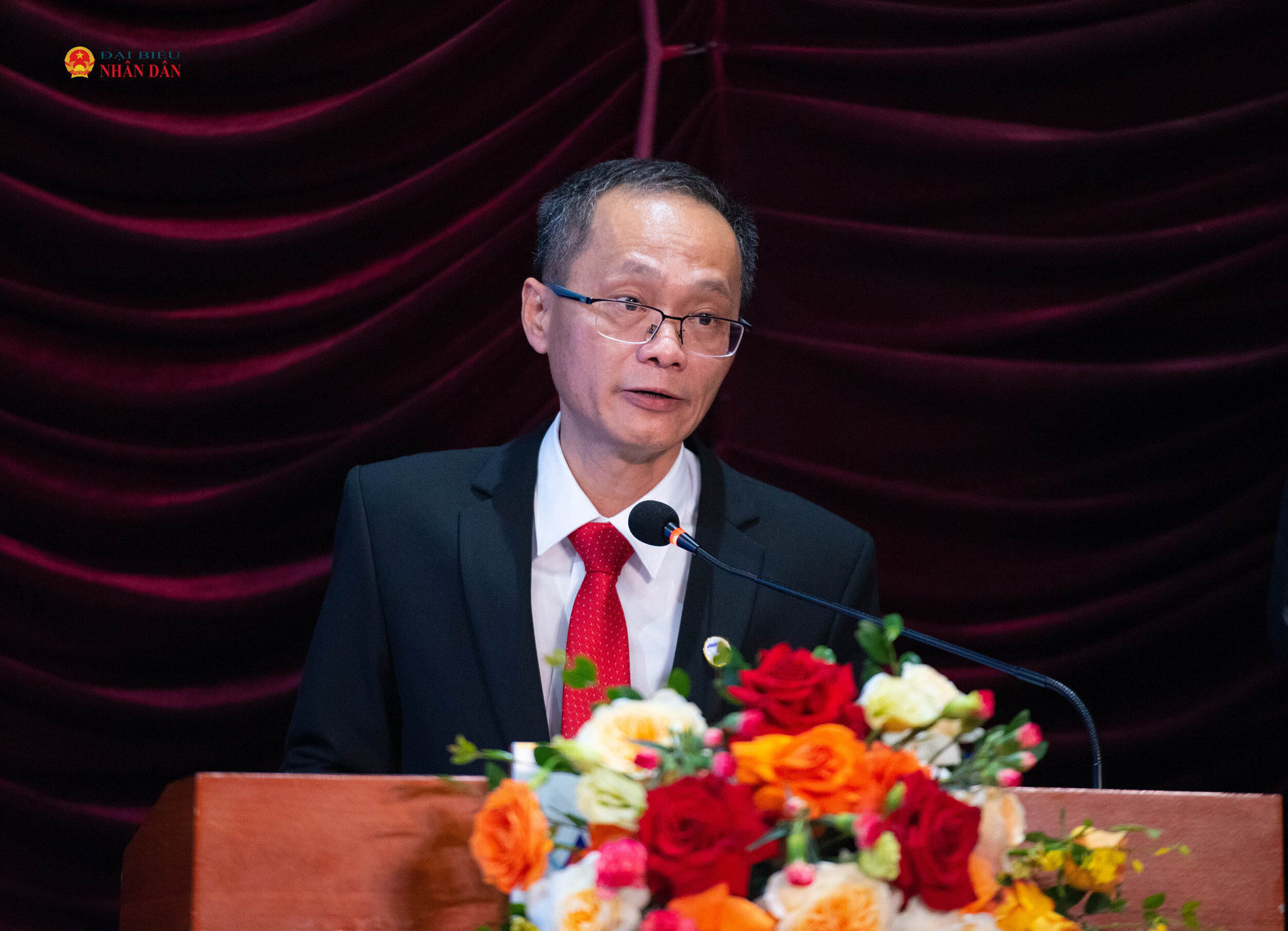 TS. Nguyễn Ngọc Bình - Trưởng khoa Ngôn ngữ học và Việt Nam, Trường Đại học Khoa học xã hội và nhân văn, Đại học Quốc gia Hà Nội trình bày diễn văn kỷ niệm tại buổi lễ