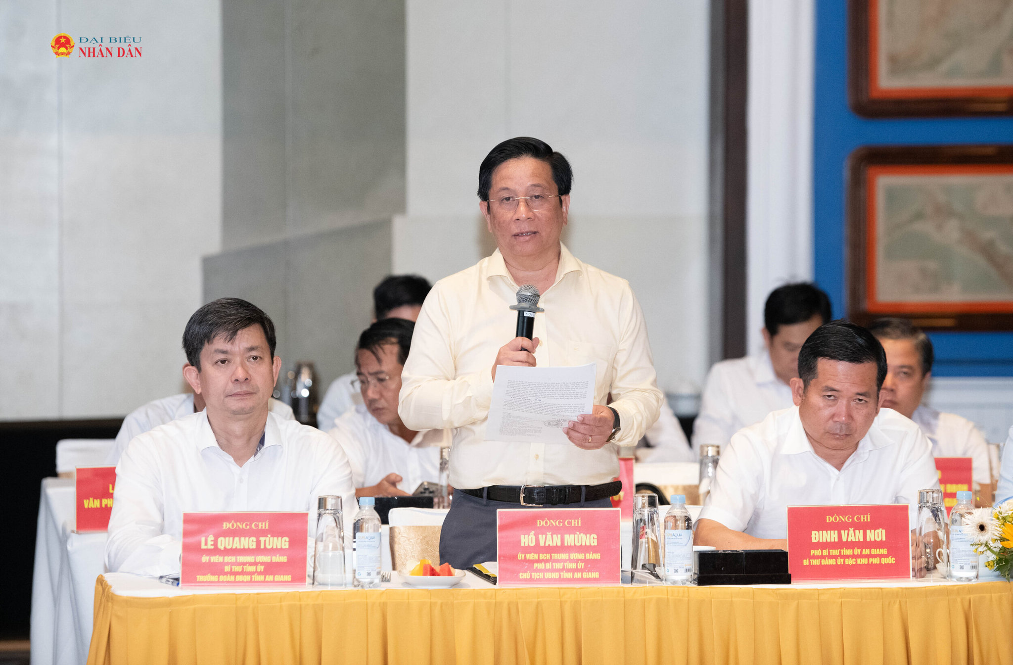 Phó bí thư tỉnh ủy, Chủ tịch UBND tỉnh An Giang Hồ Văn Mừng báo cáo
