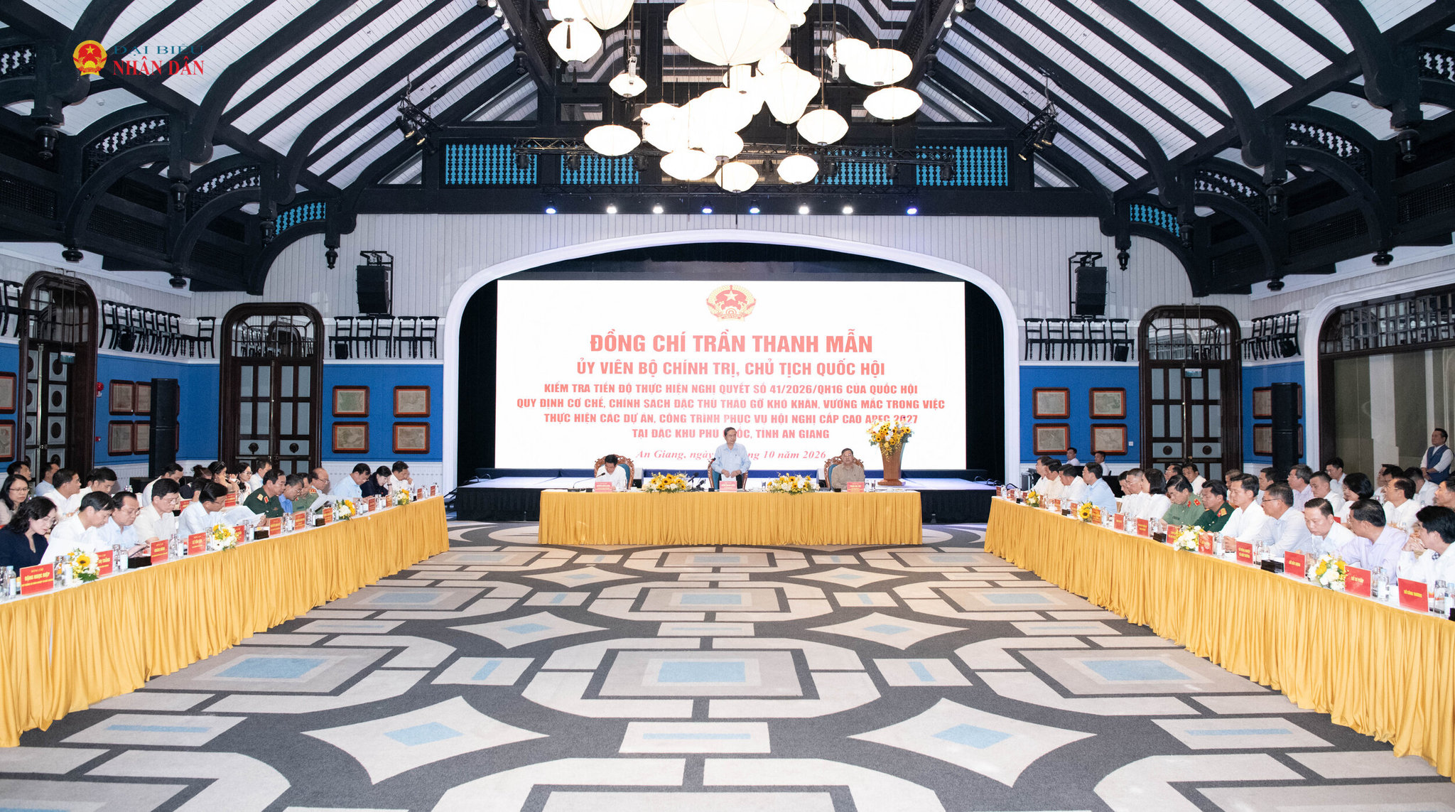 Quang cảnh cuộc làm việc
