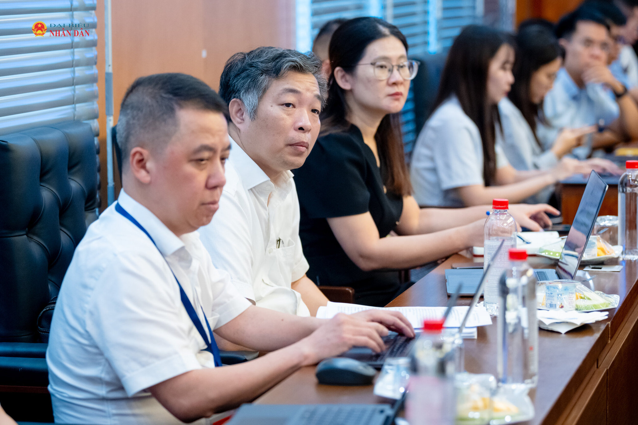 Đại biểu tham dự cuộc làm việc