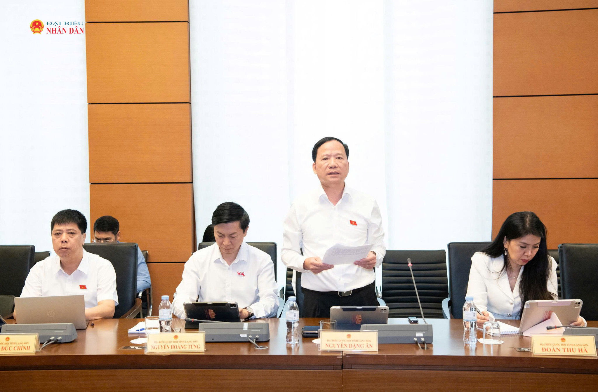 ĐBQH Nguyễn Đặng Ân (Lạng Sơn) phát biểu