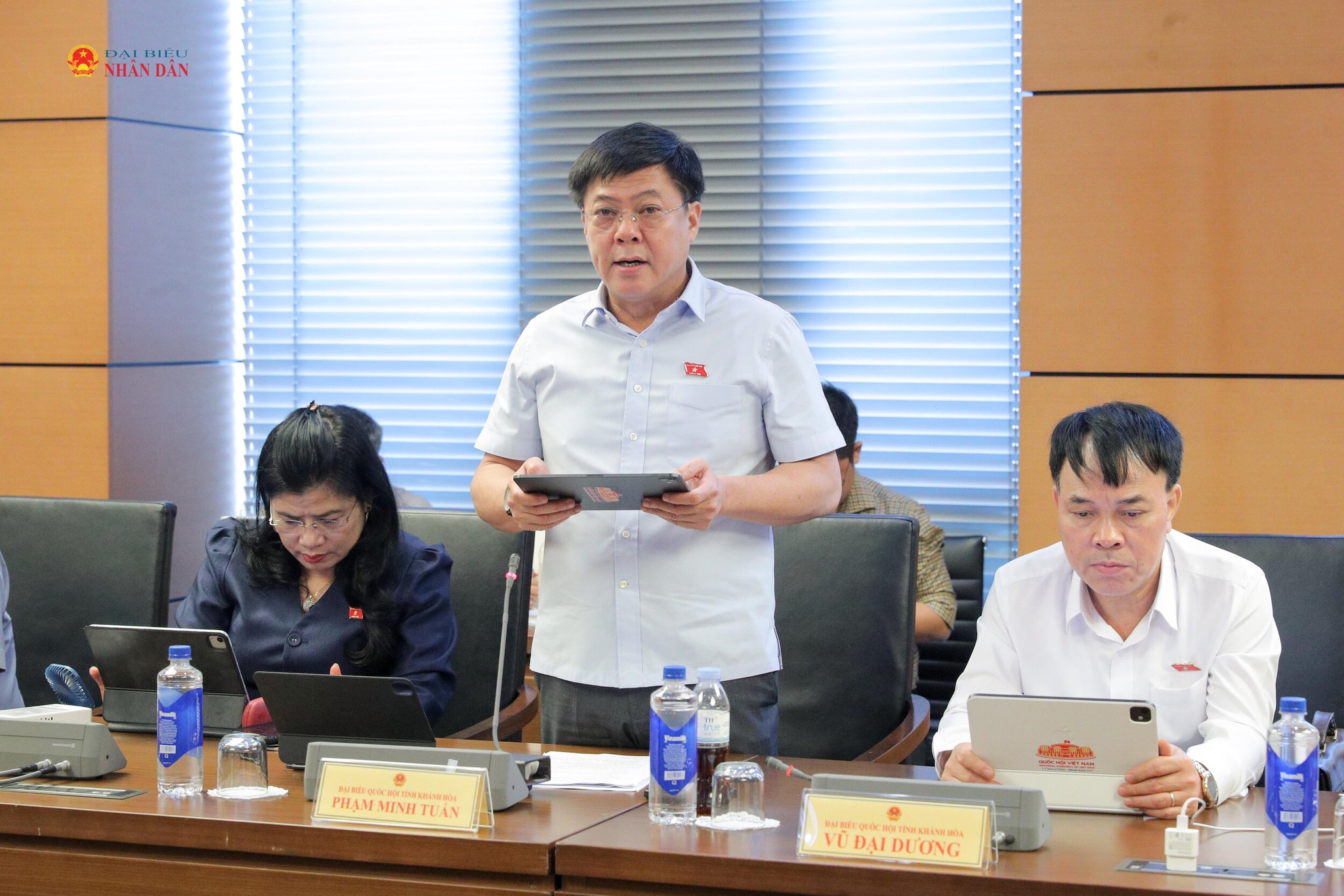 ĐBQH Phạm Minh Tuấn (Khánh Hòa) phát biểu. Ảnh Hồ Long