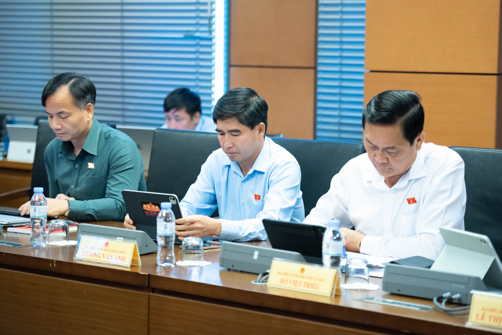 Đoàn ĐBQH Tỉnh Cà Mau. Ảnh Xuân Quý