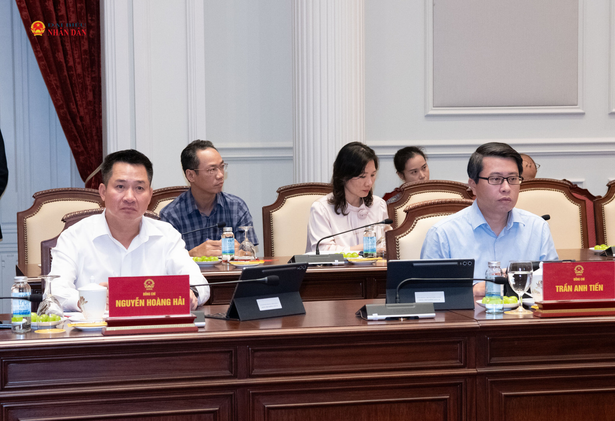 Các đại biểu tham dự Phiên họp