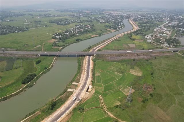 A key traffic route connecting Da Nang city's downtown zone with new designed Free Trade Zone (Photo courtesy of Quoc Vuong) 