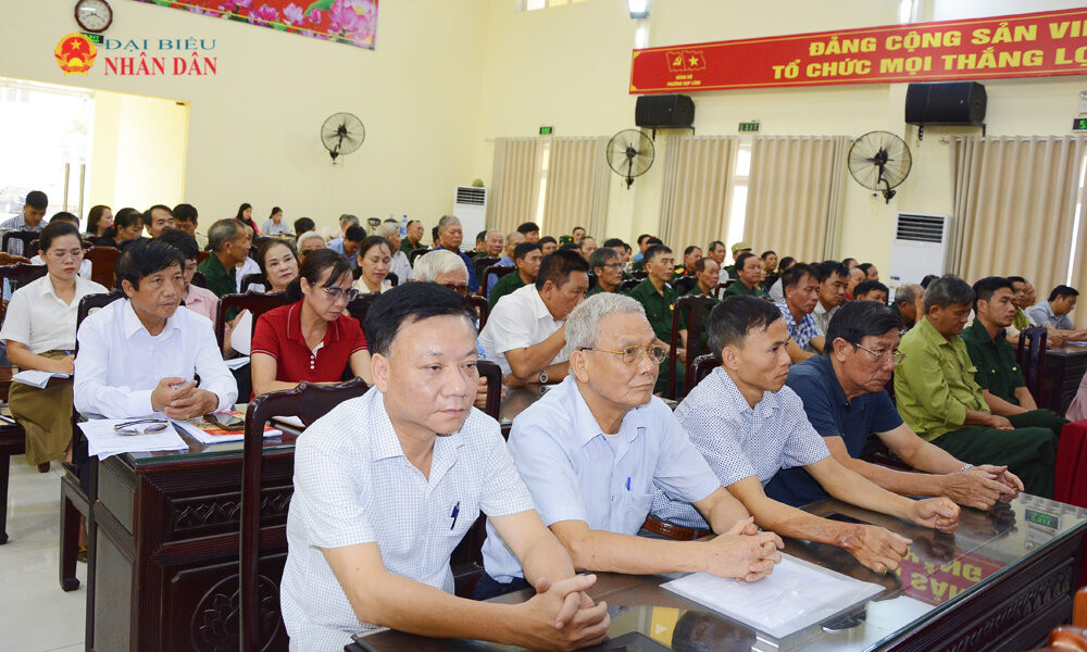 Nhân dân phường Hạp Lĩnh tham gia đối thoại trực tiếp với Bí thư Đảng ủy, Chủ tịch HĐND phường Hạp Lĩnh