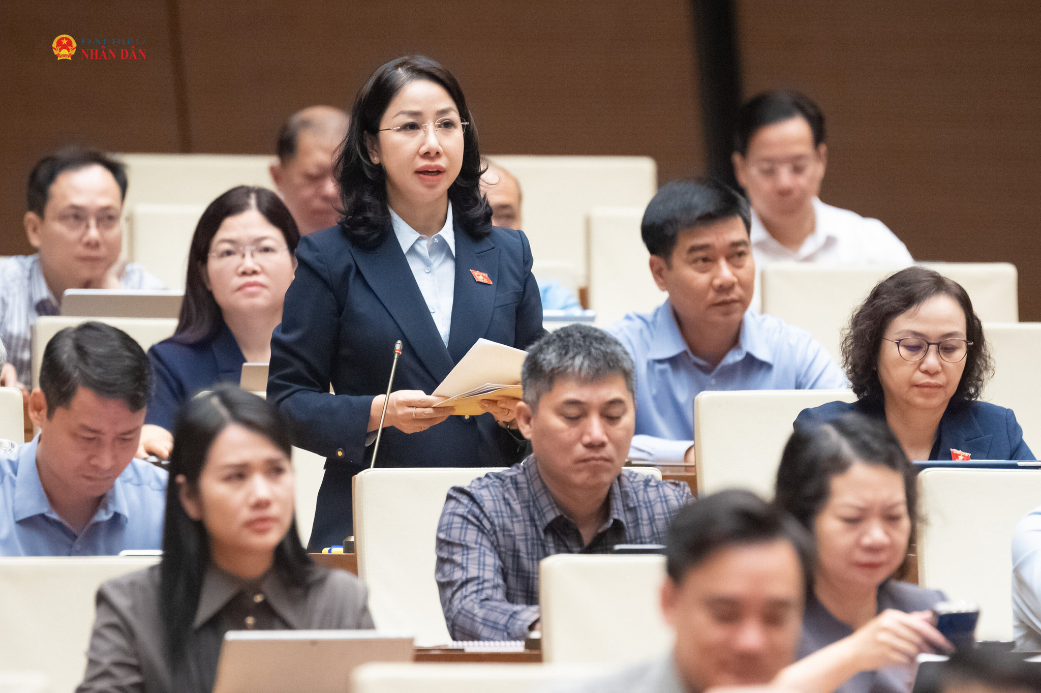 ĐBQH Phan Thị Thùy Linh (Thanh Hóa) phát biểu thảo luận. Ảnh: Phạm Thắng