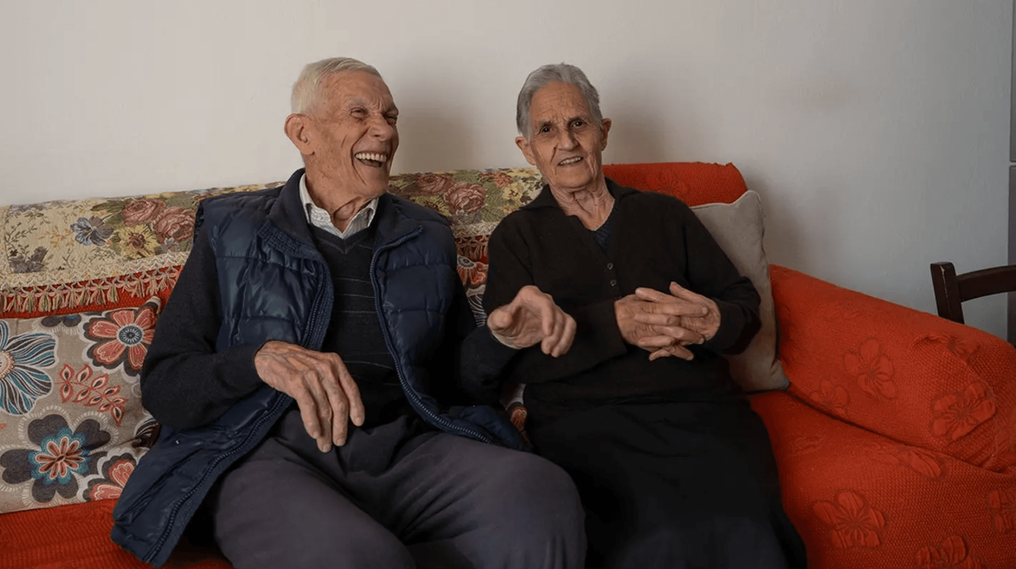 Hai cụ già thọ hơn trăm tuổi, Salvatore và Nina, ở Bolotana