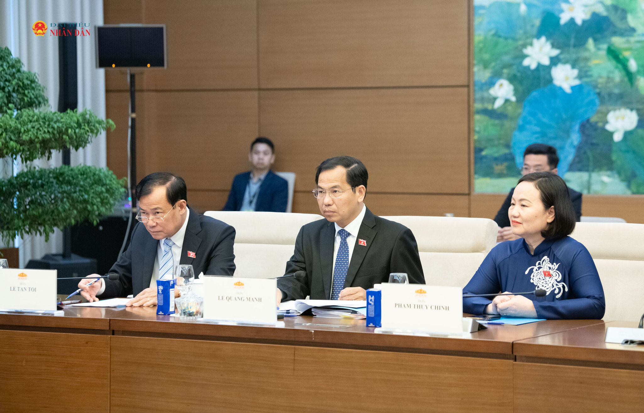 Các đại biểu tham dự cuộc tiếp.3