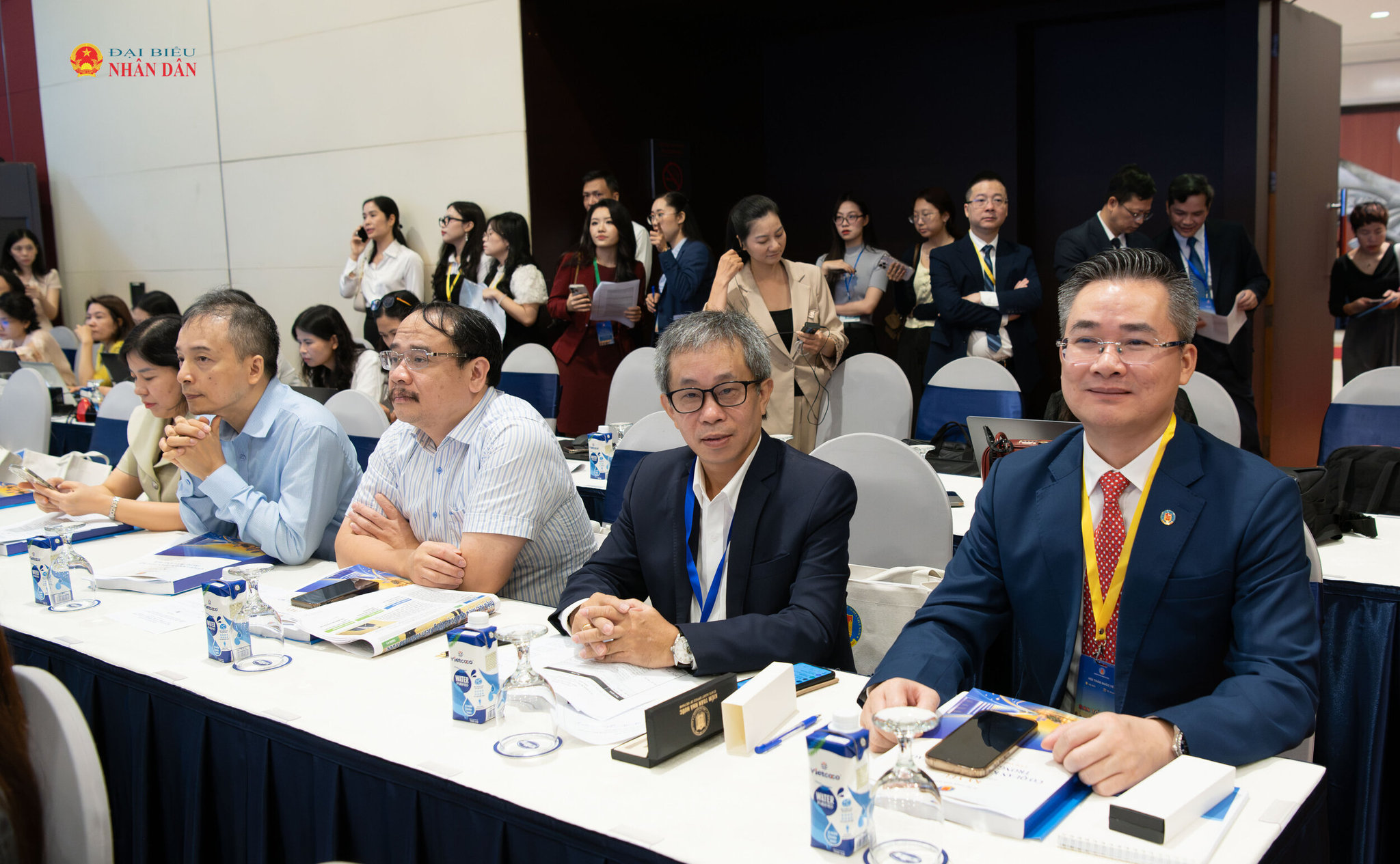 Các đại biểu tham dự hội thảo.4