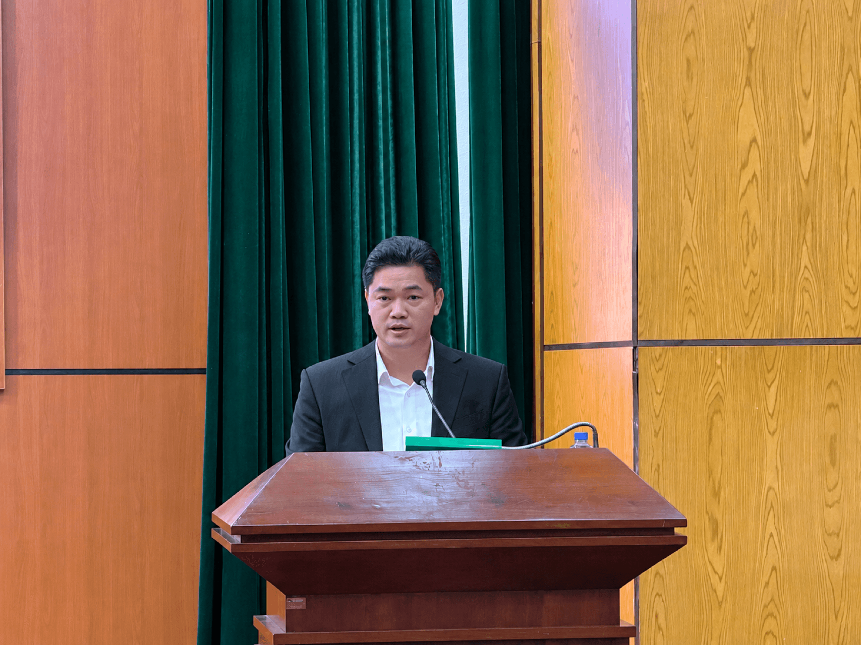 Thứ trưởng Thường trực Bộ Y tế Vũ Mạnh Hà cho biết, các đề xuất được nghiên cứu trên cơ sở tham khảo khuyến nghị của Tổ chức Y tế thế giới và kinh nghiệm quốc tế, đồng thời đánh giá mức độ phù hợp với điều kiện Việt Nam