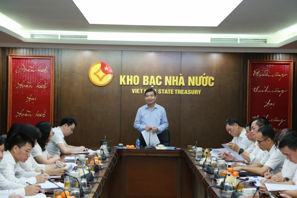 Thứ trưởng Bộ Tài chính Tạ Anh Tuấn làm việc với lãnh đạo KBNN tháng 4/2026