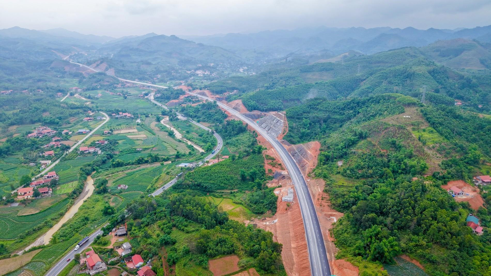 Thi công dự án cao tốc cửa khẩu Hữu Nghị - Chi Lăng