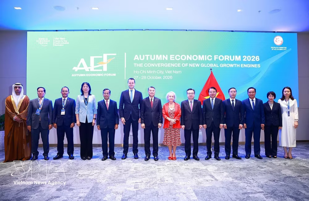 Prime Minister Le Minh Hung and heads of delegations to the Autumn Economic Forum 2026 (AEF 2026) in Ho Chi Minh City on October 28 (Photo: VNA) vnanet_potal-thu-tuong-le-minh-hung-du-dien-dan-kinh-te-mua-thu-2026-9116392.jpg