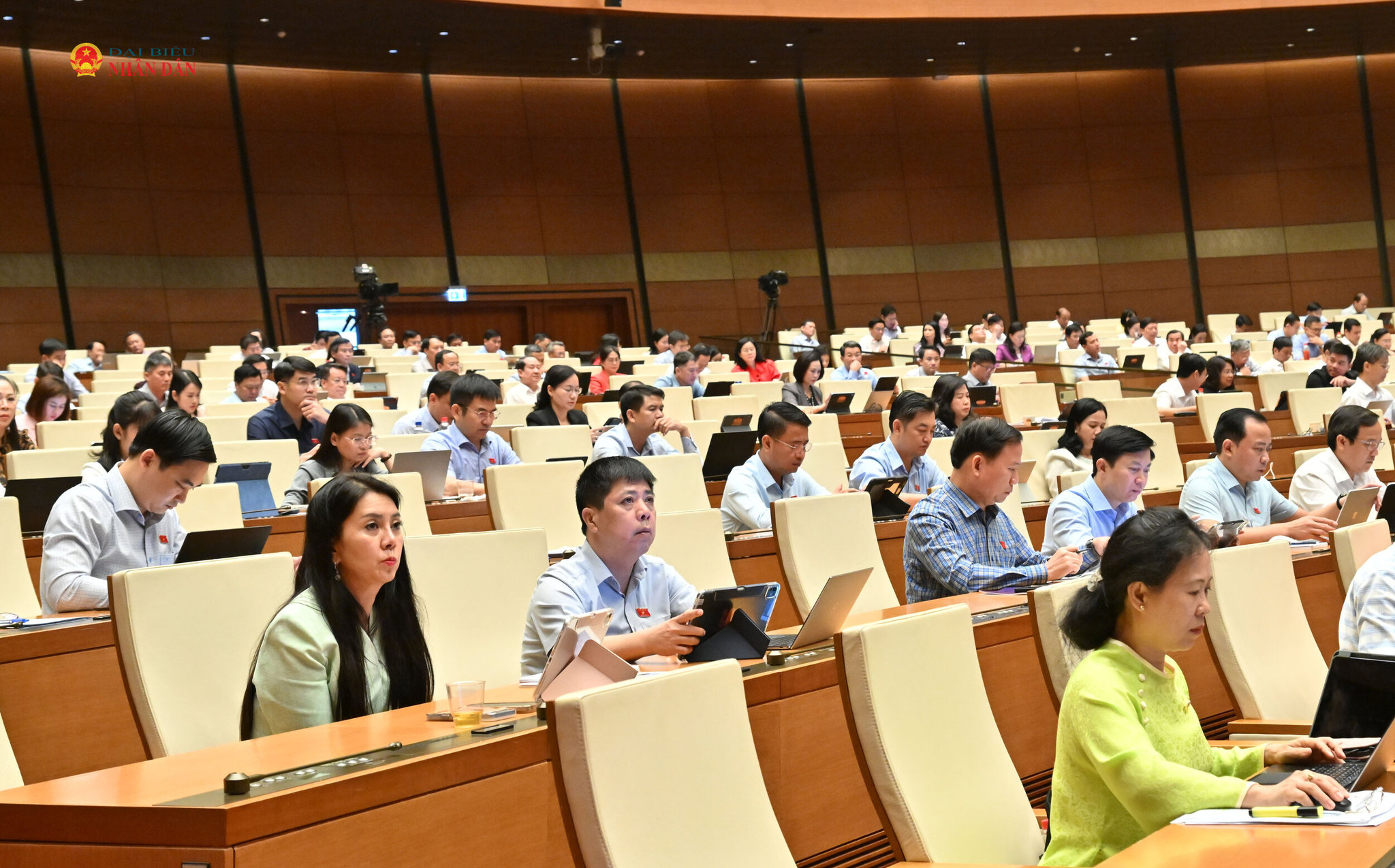 Các đại biểu tham dự phiên họp
