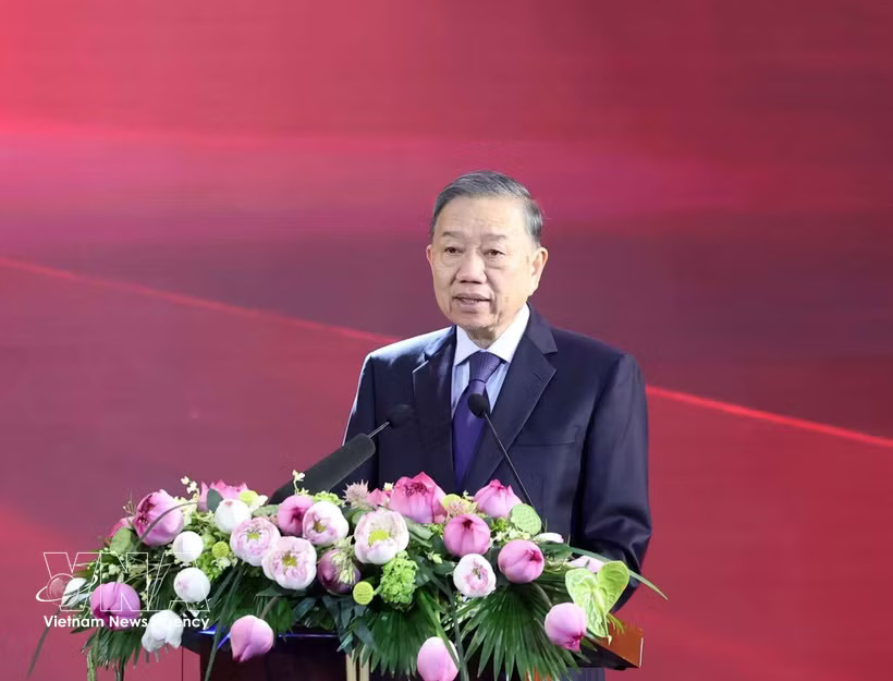 General Secretary of the Communist Party of Vietnam Central Committee and President To Lam speaks at the ceremony marking the 50th founding anniversary of the University of Economics Ho Chi Minh City. (Photo: VNA)