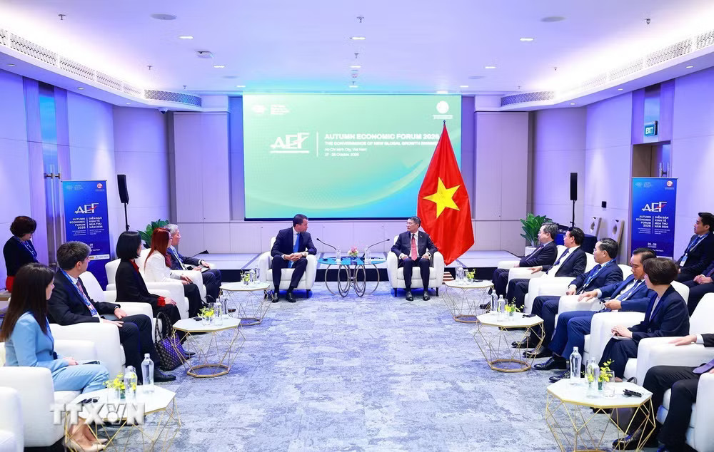 Thủ tướng Lê Minh Hưng tiếp Giám đốc điều hành Diễn đàn Kinh tế Thế giới (WEF) Stephan Mergenthaler
