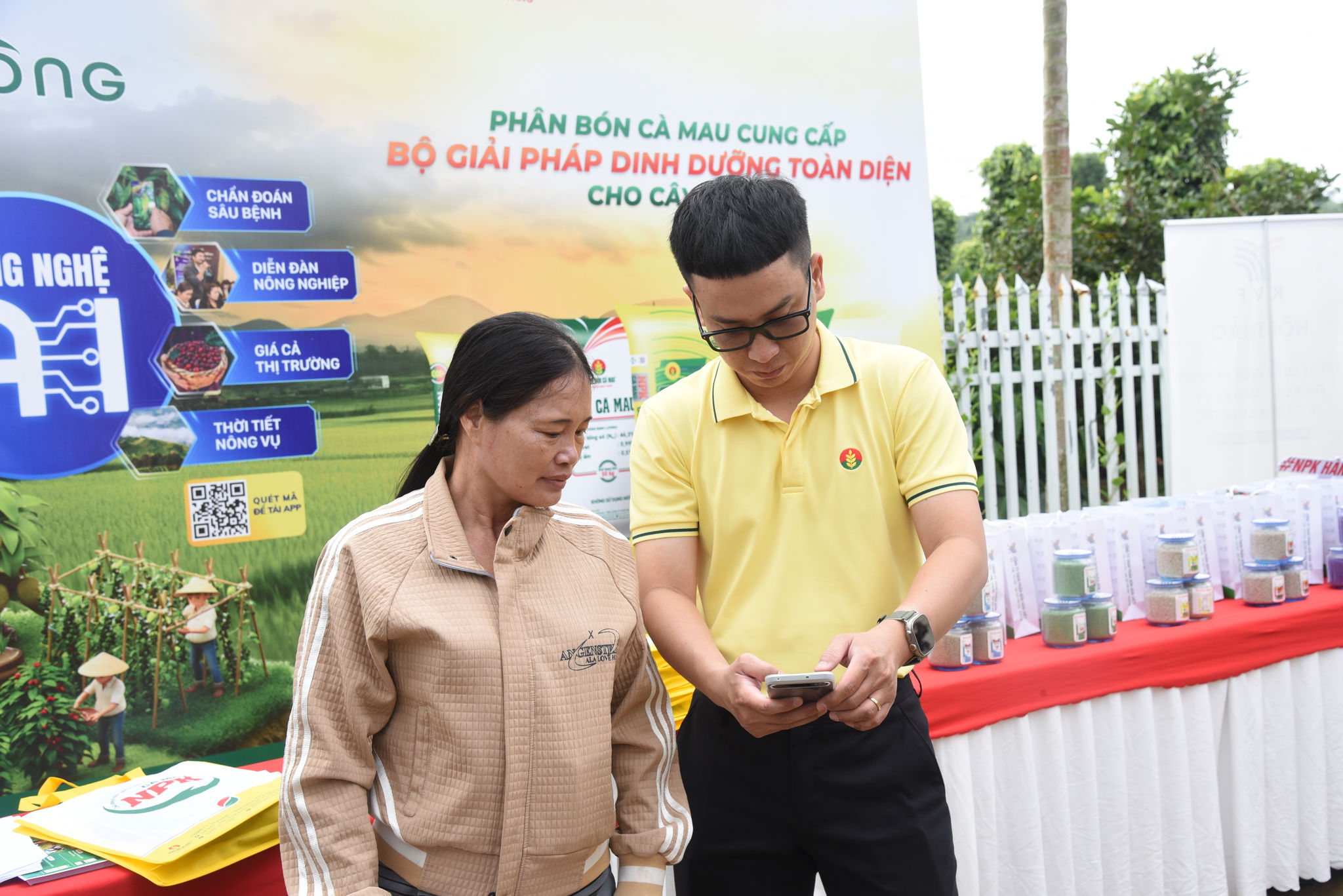Phân Bón Cà Mau hướng tới giải pháp toàn diện cho cây trồng từ dinh dưỡng, nhu cầu canh tác đến tư vấn kỹ thuật và ứng dụng công nghệ số